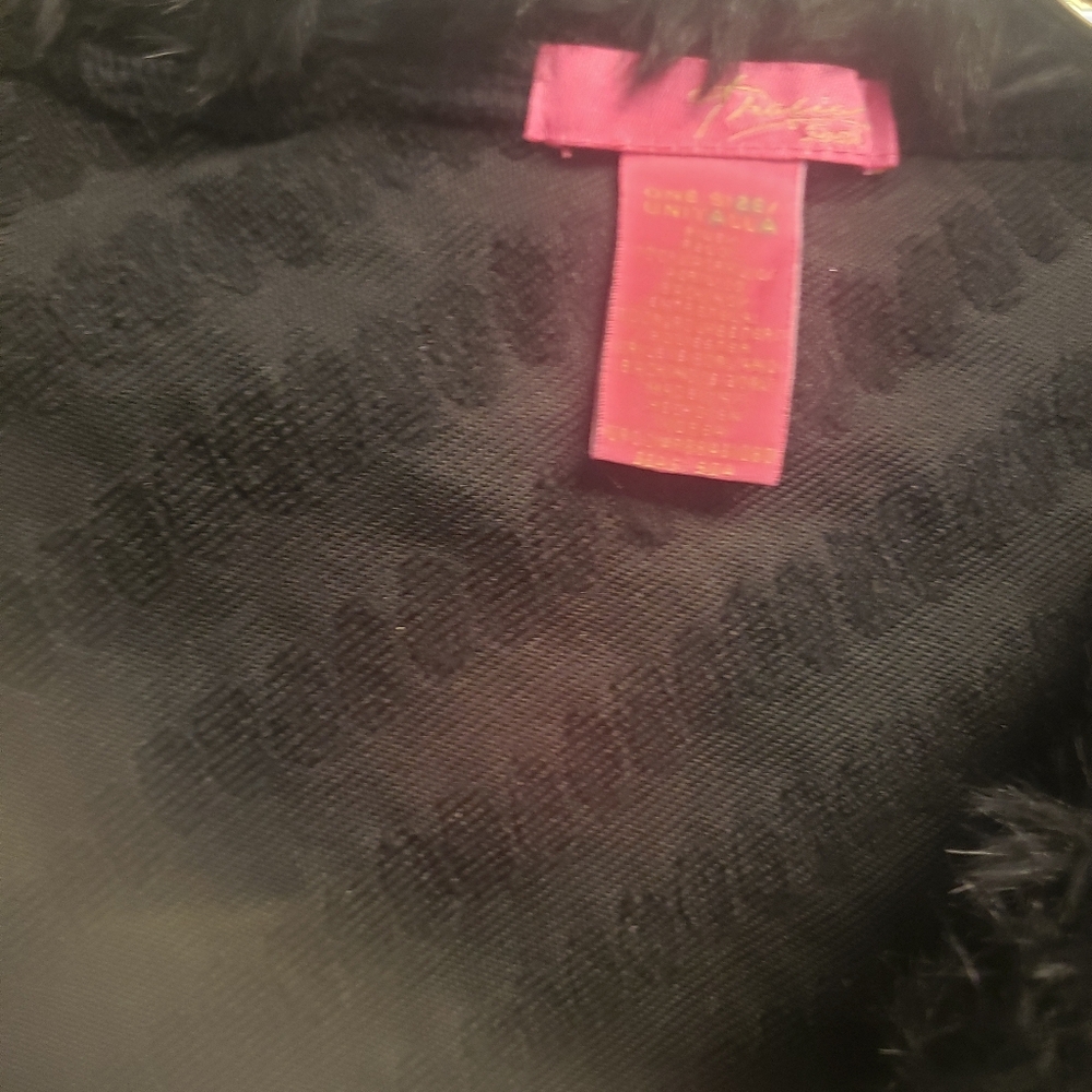 Fur Poncho - Picture 7 of 14
